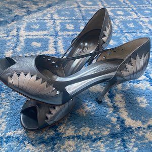 Cole Haan Collection Charcoal Gray & Silver Leather Peep Toe Heels Size 9B